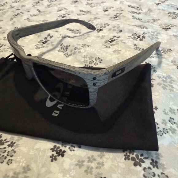 Oakley Sunglasses Holbrook Woodgrain Prizm Polarized 9102 ✨️ NEW✨️ - Picture 9 of 9